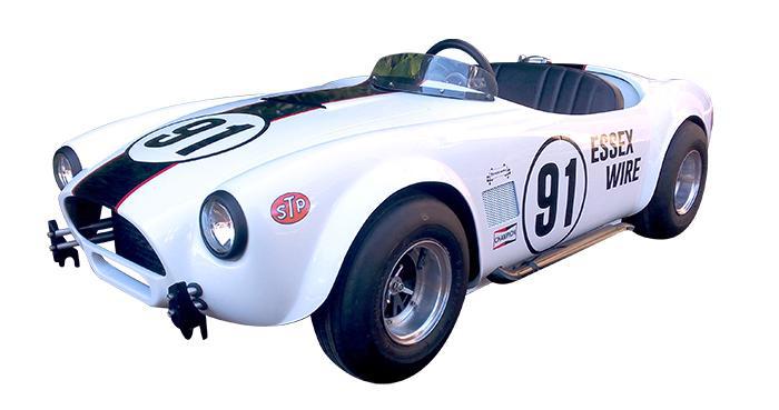 Ford Cobra Junior à moteur thermique : réplique fidèle pour enfant et pièce de collection automobile, inspirée de la mythique voiture de sport Cobra