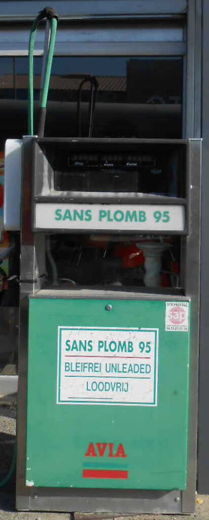 Ancienne pompe à essence SATAM – Objet industriel et automobile vintage