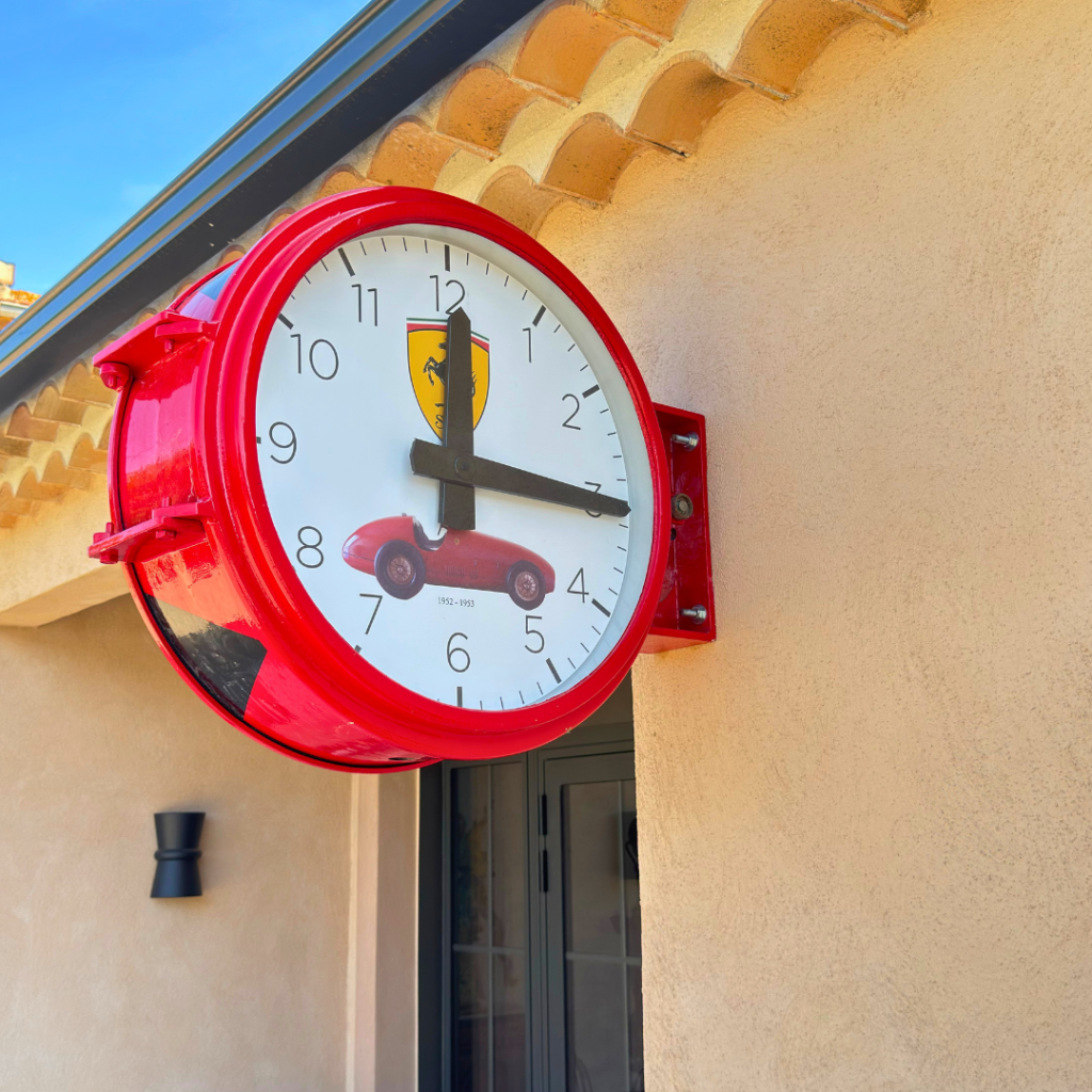 Horloge de gare ancienne restaurée